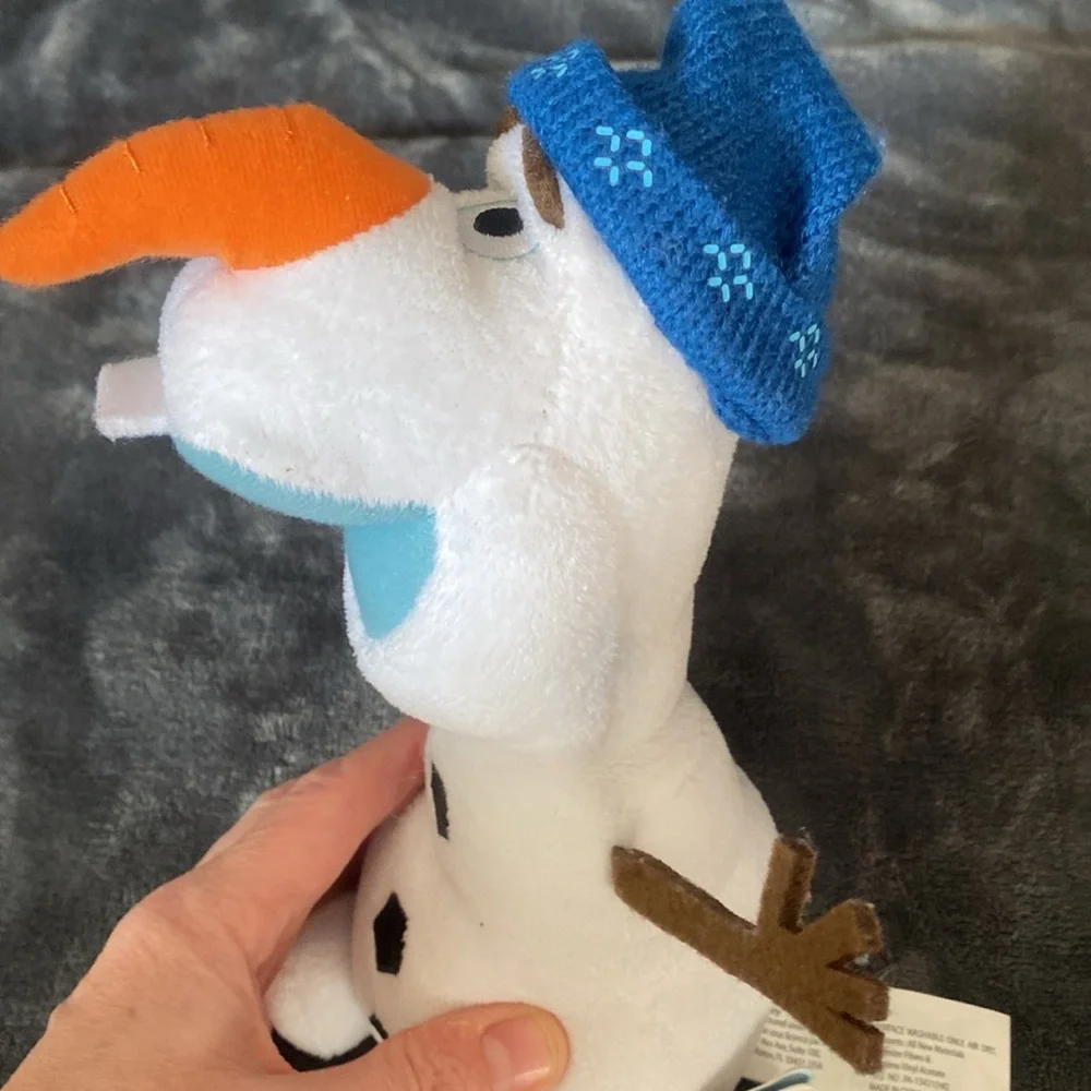 Disney NWT 9” Olaf’s Frozen Adventure plush